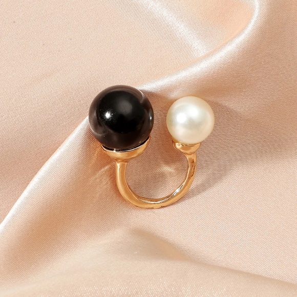 Night of Day Pearl Duo Pearl Ring, Black Pearl, Pearl Ring, Pearl Illusion Ring - Picture 3 of 3